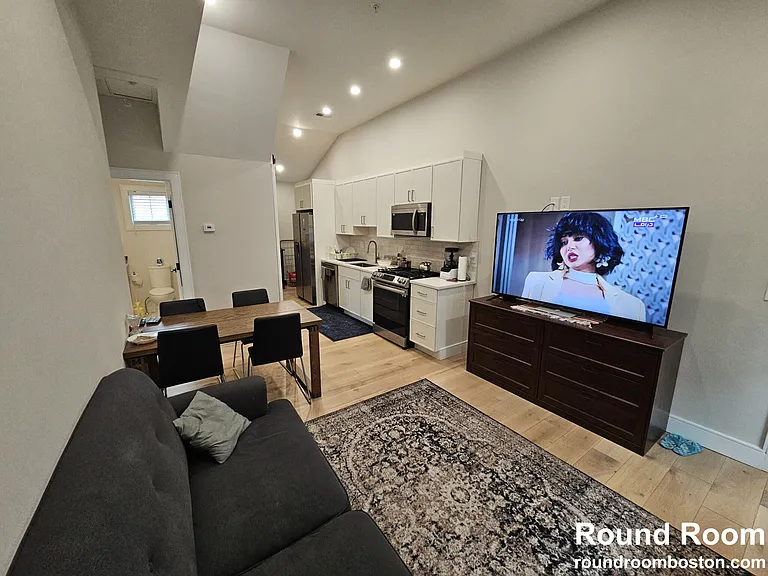 9 Everett St #2 — Photo 7