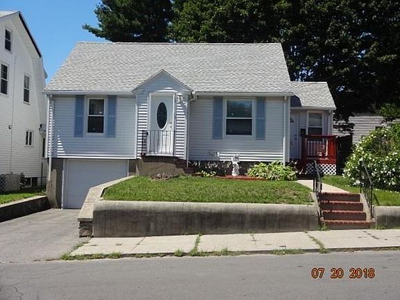 5th image of 1133 Essex St