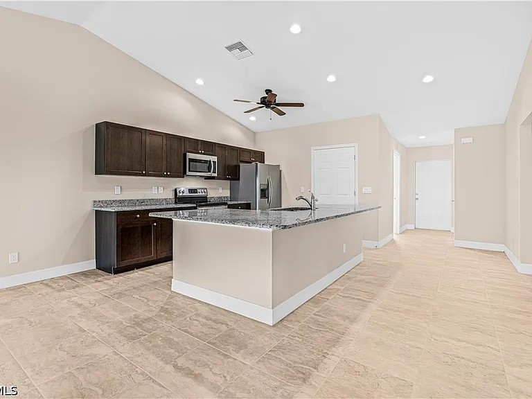 3509 SW Santa Barbara Pl — Photo 14