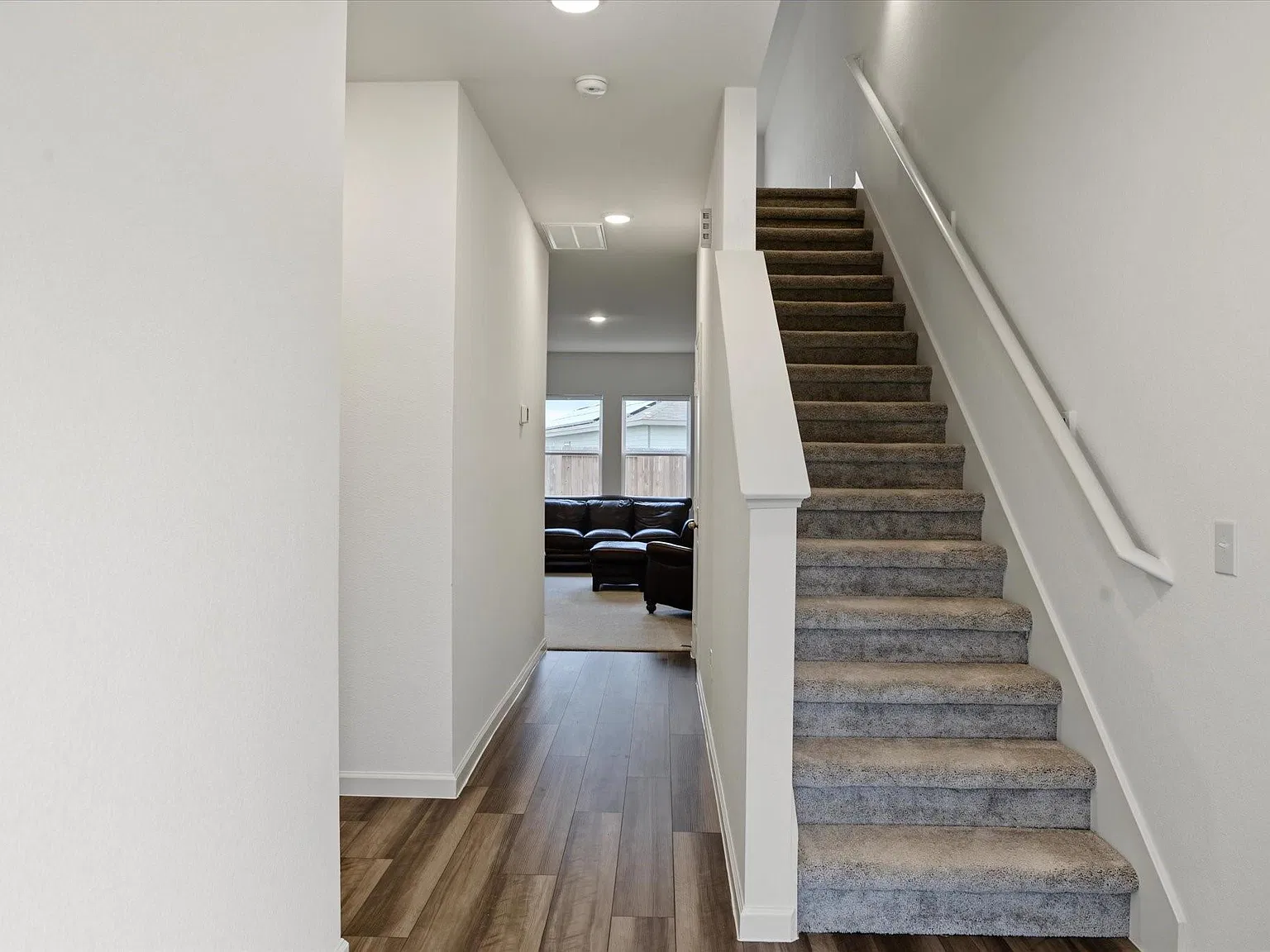 4 bed, 3.0 bath, 2331 sqft, $2,850 — Photo 4