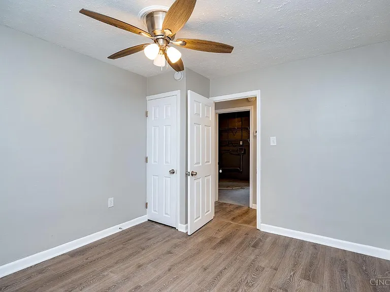 4516 Leslie Ave — Photo 12