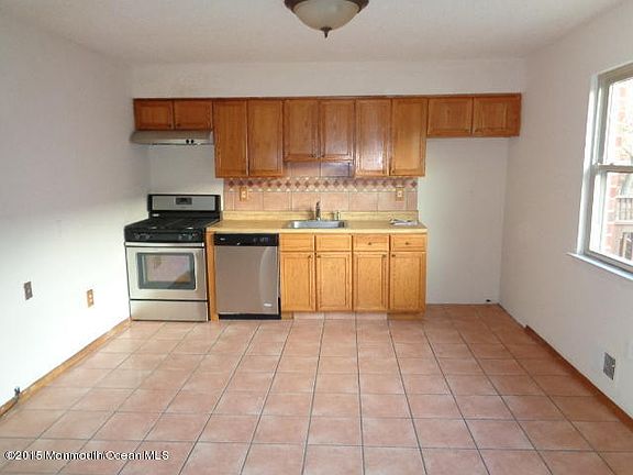 4th image of 826 Shannon Ct #D