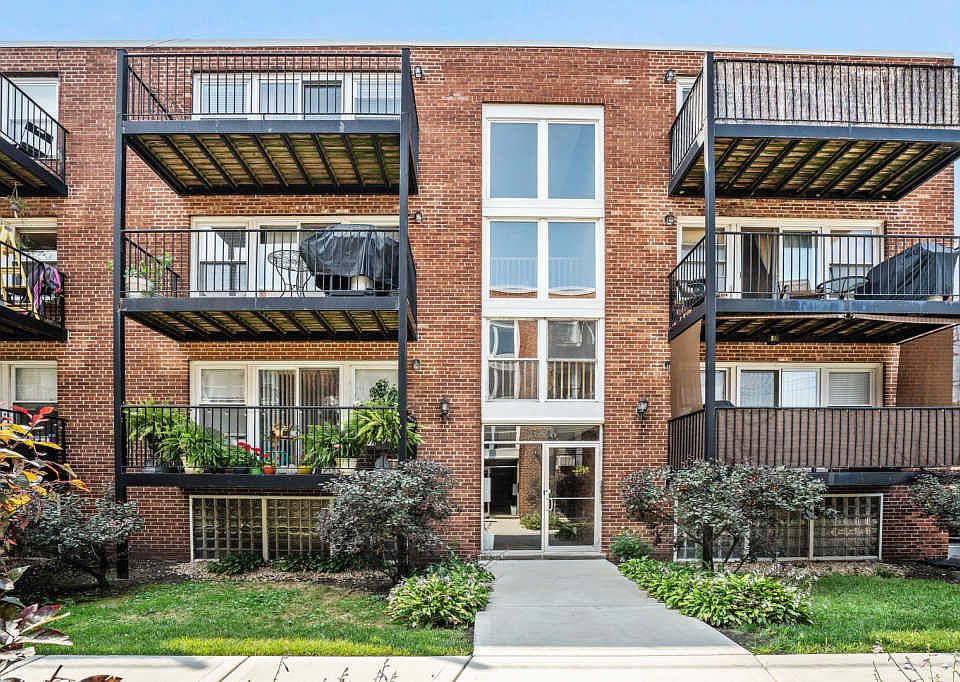 1st image of 2626 W Catalpa Ave APT 23