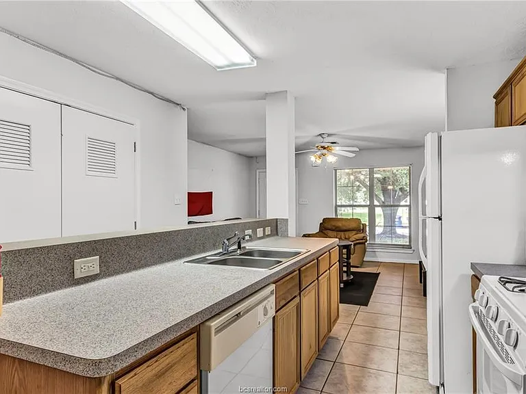 2411 Pintail Loop — Photo 7