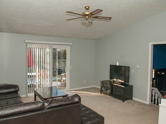 3rd image of 3408 Coventry Ln
