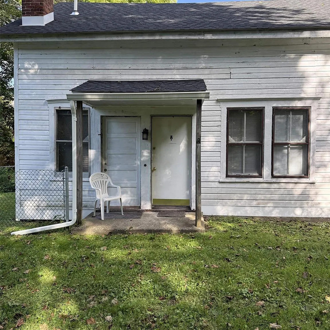 3 bed, 1.5 bath, 2904 sqft, $2,500 — Photo 1