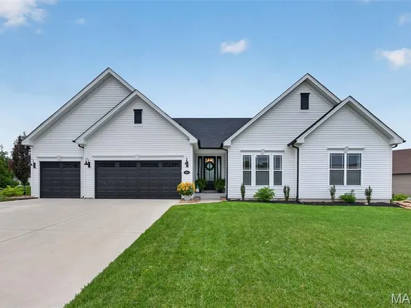 414 Gatehouse Cir, Wentzville, MO 63385