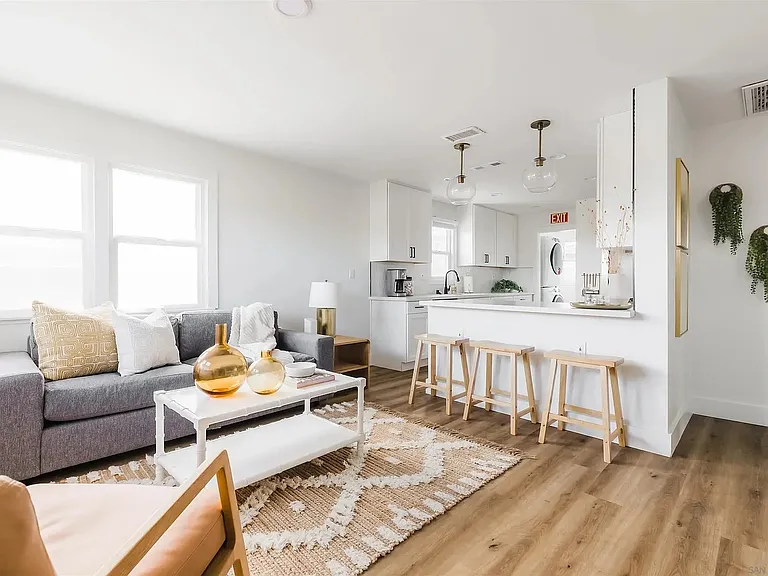 1231 Center Ave #1231 — Photo 3