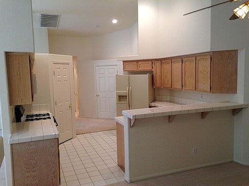 3rd image of 7792 Buckwood Ct