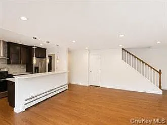 330 Central Park Ave #F8 — Photo 11