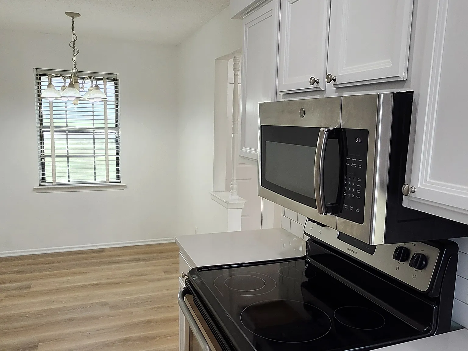 3 bed, 1.5 bath, 938 sqft, $1,795 — Photo 4