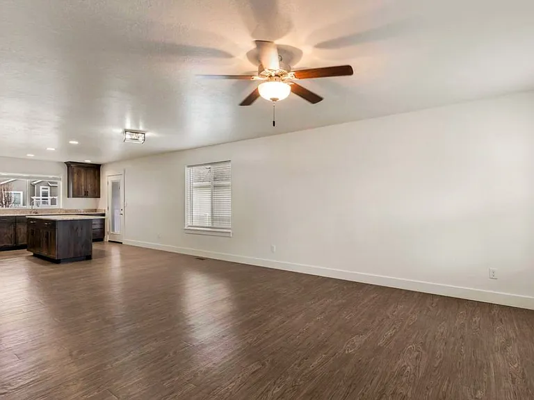 849 N 210 W — Photo 27