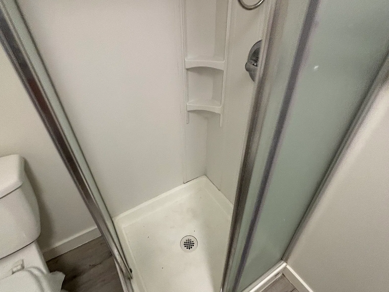 2 bed, 1000 sqft, $2,450 — Photo 3