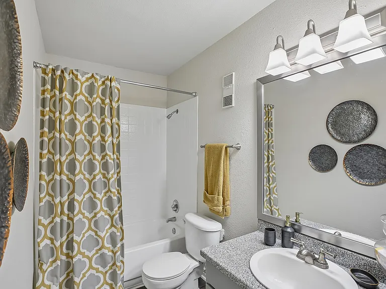2400 Briarwest Apartments — Photo 24