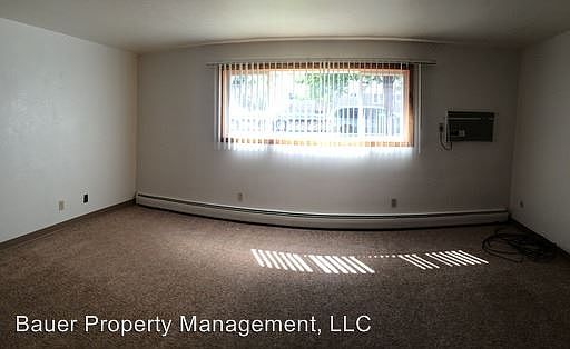 2nd image of 138 13th Ave W