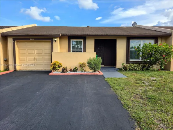 9410 S Meadows Cir, Miramar, FL 33025