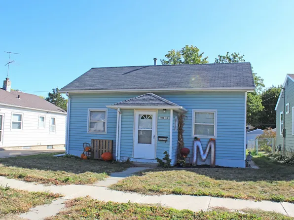 Sunny Home Awaits You, 1716 S 8th Ave, Sioux Falls, SD 57105