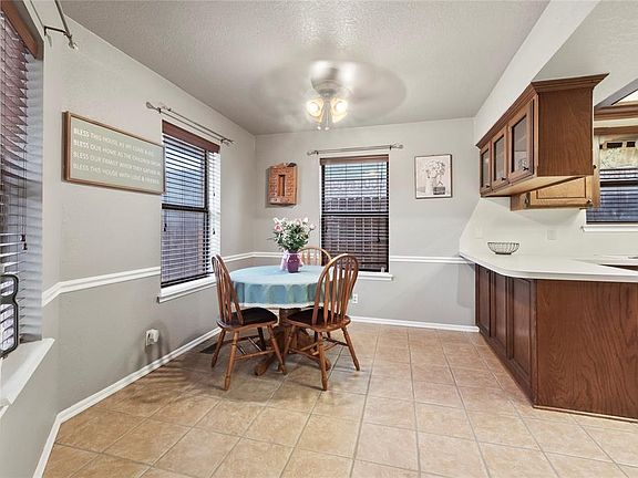 5th image of 2708 Glen Oaks Dr