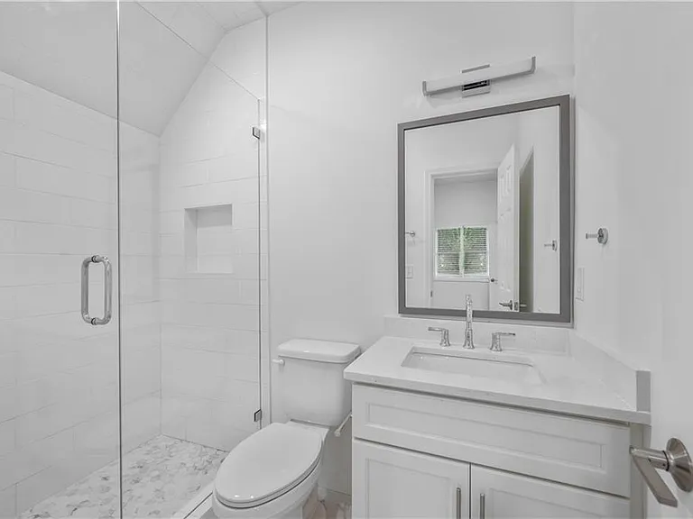 704 Durant Pl NE #B — Photo 22