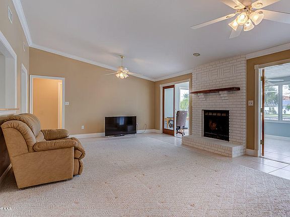 3rd image of 341 N 10th St
