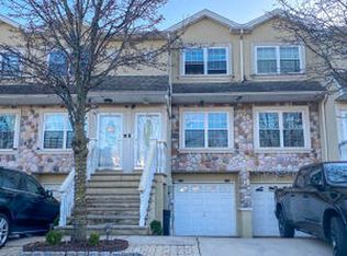 76 Dartmouth Loop, Staten Island, NY 10306