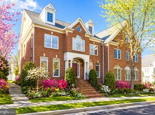 3842 Farrcroft Grn, Fairfax, VA 22030