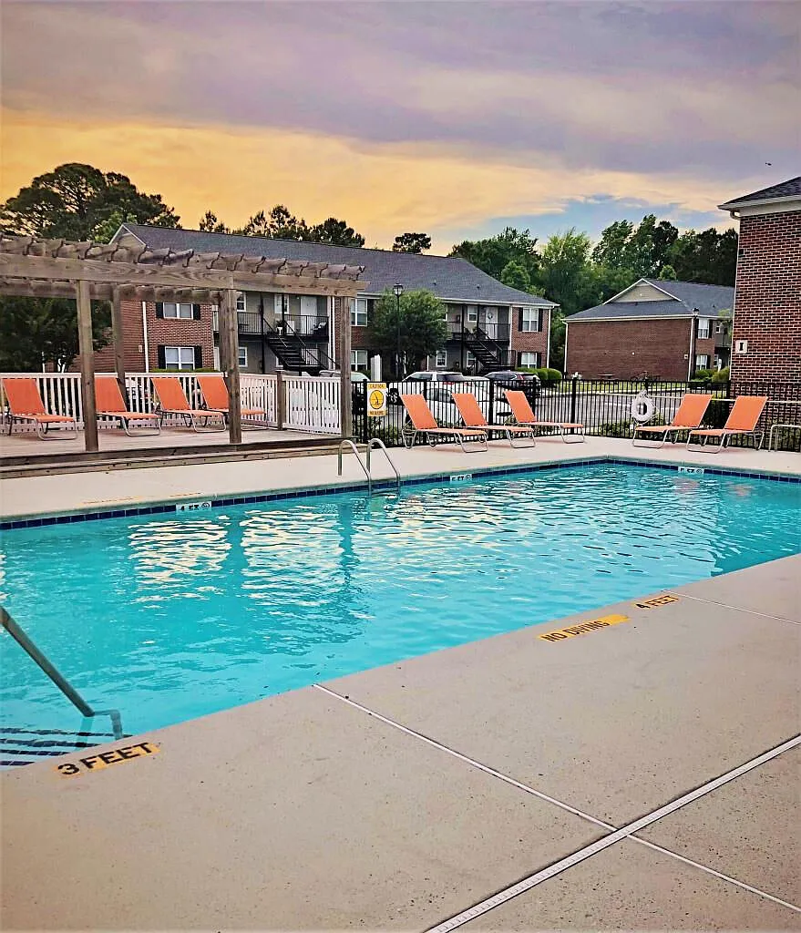 North Chase Apartments — Photo 1
