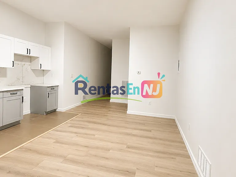 319 Hawthorne Ave #1L — Photo 6