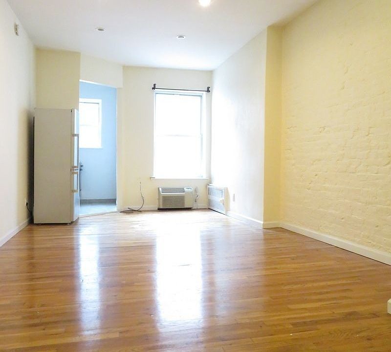 2nd image of 1670 3rd Ave