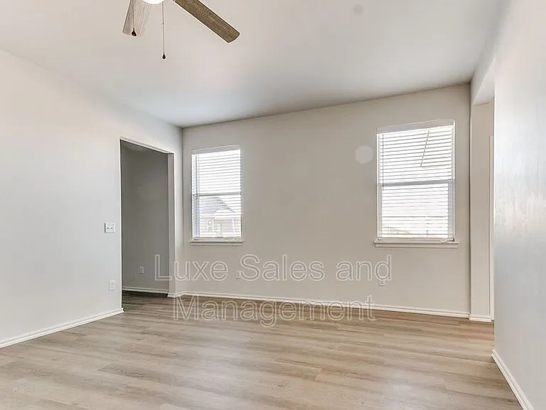 10530 Utica Dr — Photo 9