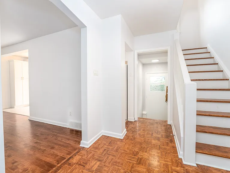 939 Weston Dr #1 — Photo 9