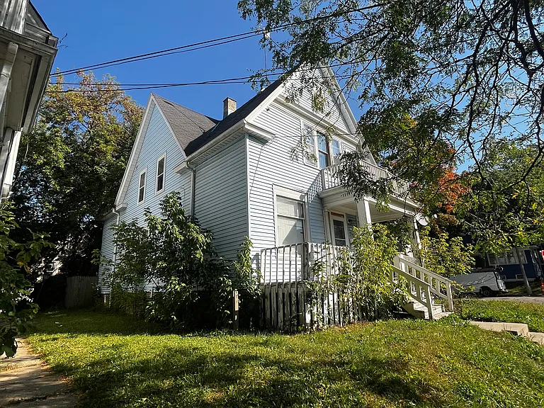 330 E Chambers St — Photo 2
