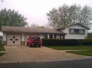 264 Cottonwood Dr, Elk Grove Village, IL 60007