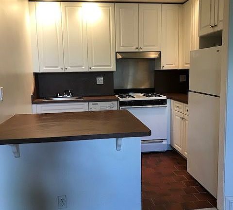 2nd image of 46 8th Ave #5R