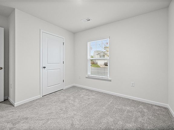 4th image of 239 Mable Leaf Ln