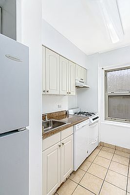 3rd image of 159 W 53rd St APT 16H