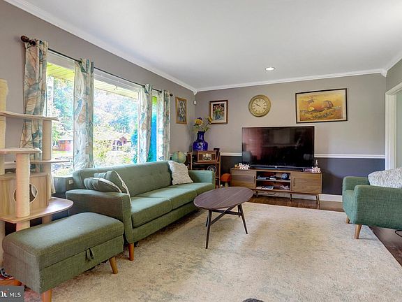 5th image of 1303 Jefferson Rd