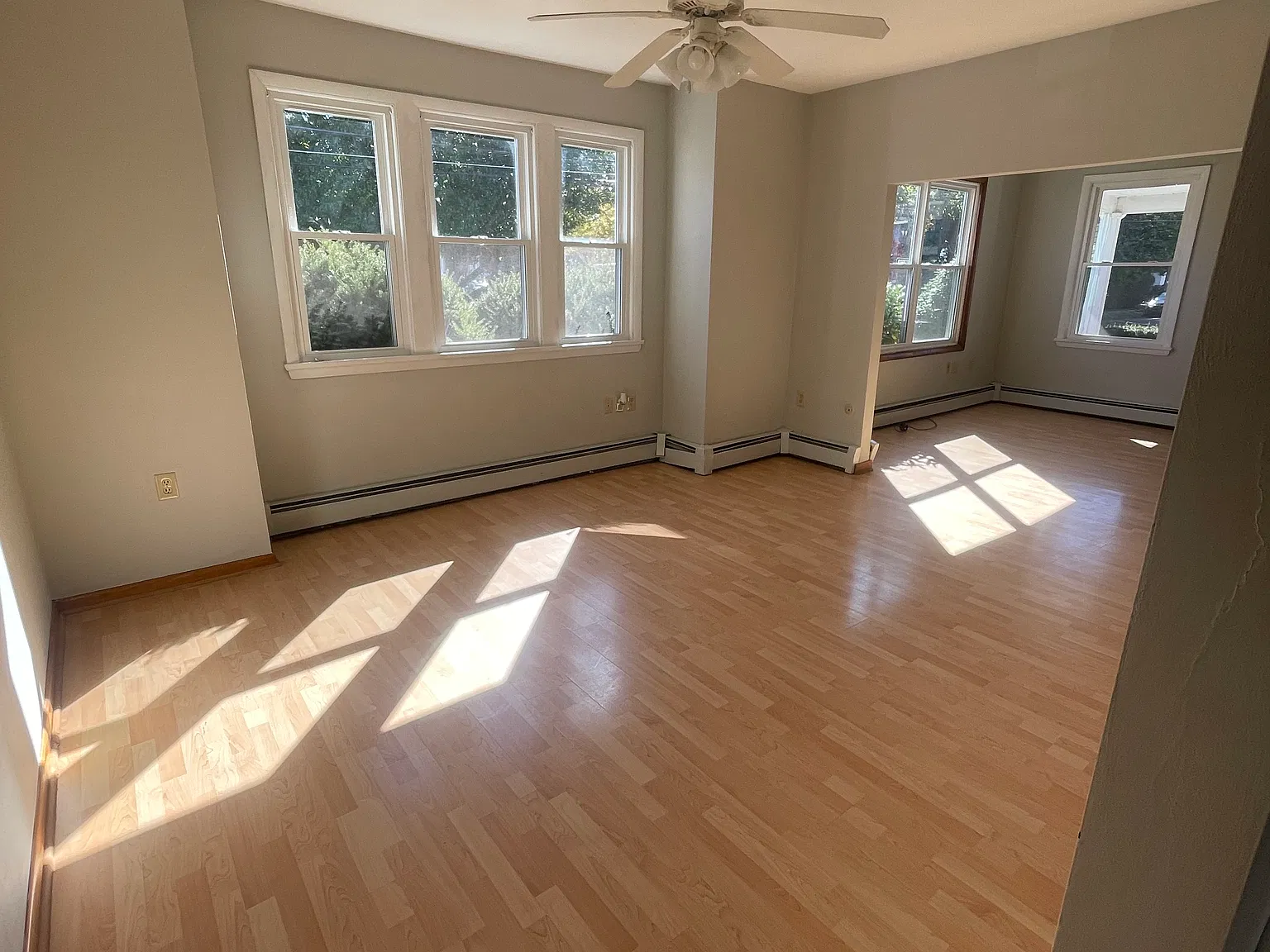 2 bed, 1000 sqft, $1,200 — Photo 3