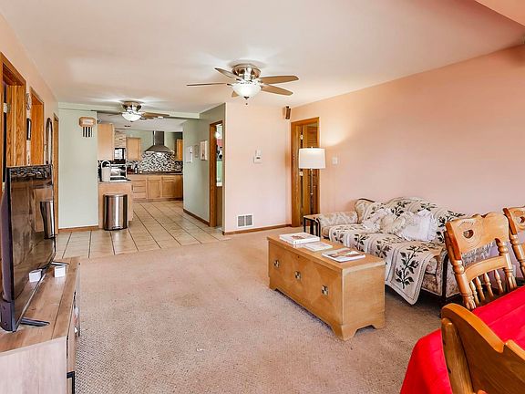 3rd image of 14895 W Russell Rd