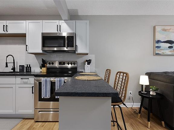 3rd image of 1506 W 25th Ct APT E1