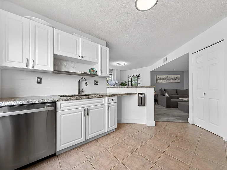520 SE 5th Ave #2404 — Photo 10