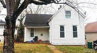 3rd image of 2316 McLaran Ave