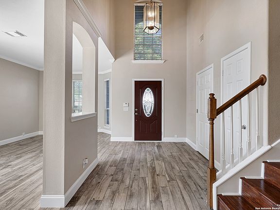 5th image of 4508 Meadow Creek Dr