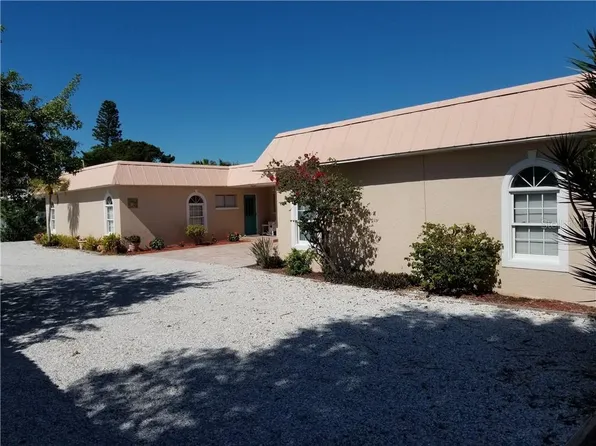 600 N Shore Dr, Anna Maria, FL 34216