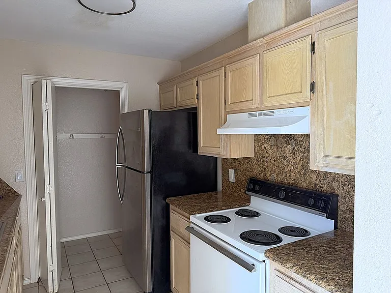 716 Mynah Ave #1 — Photo 6