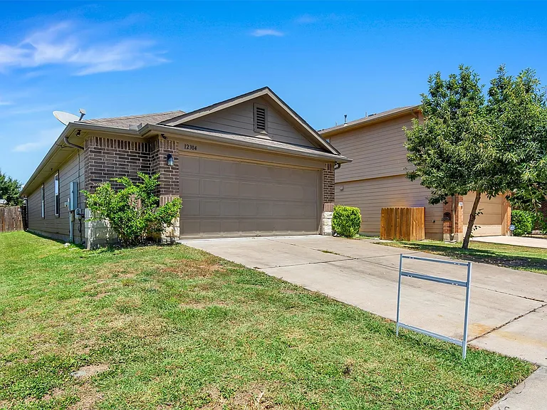 12304 Jamie Dr — Photo 2