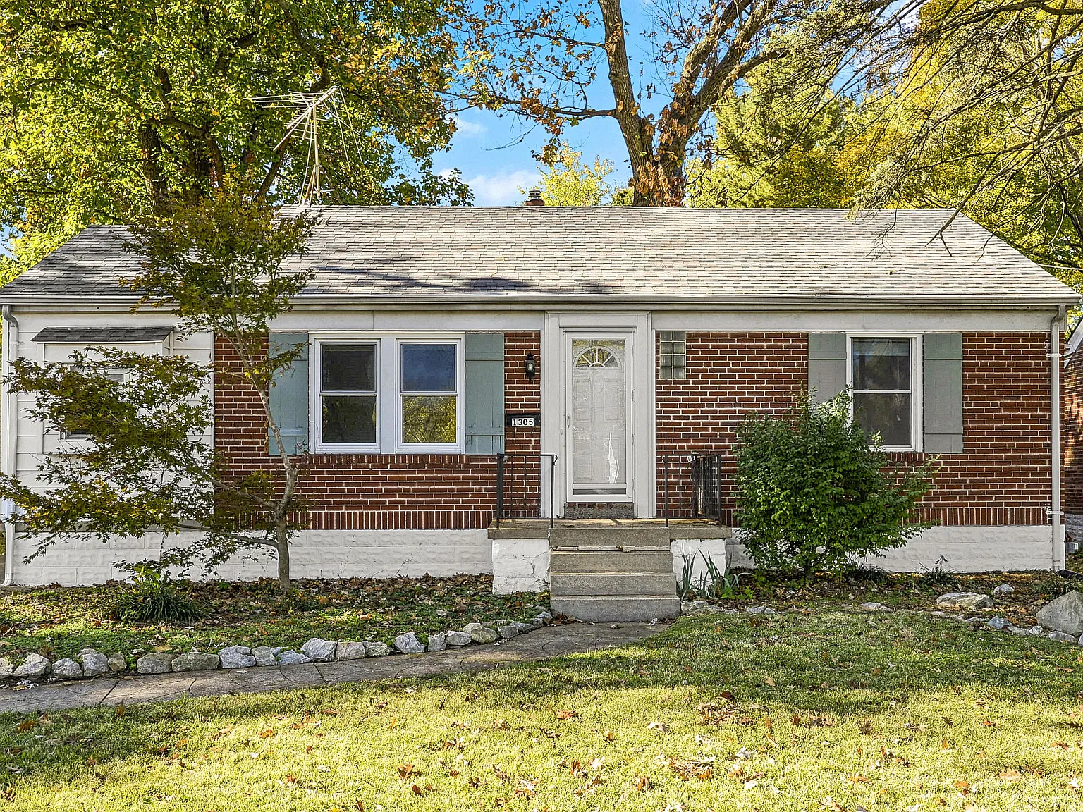1305 South New Florissant Road - 1 — Photo 2