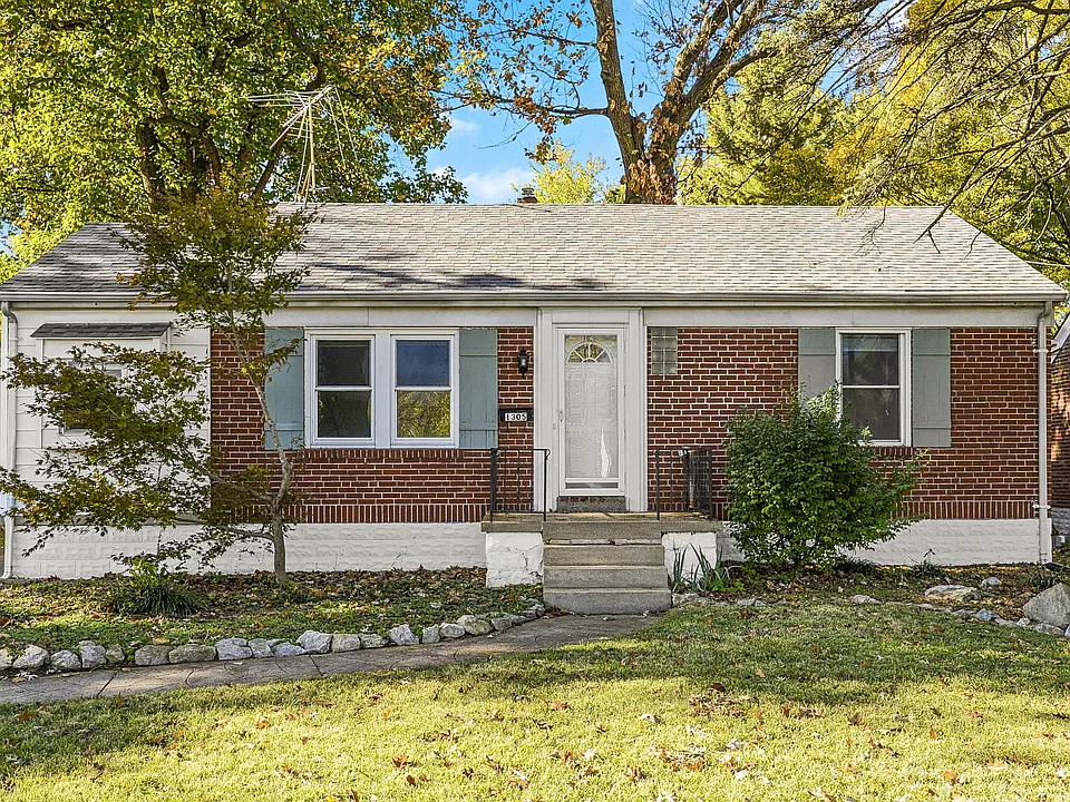 1305 S New Florissant Rd