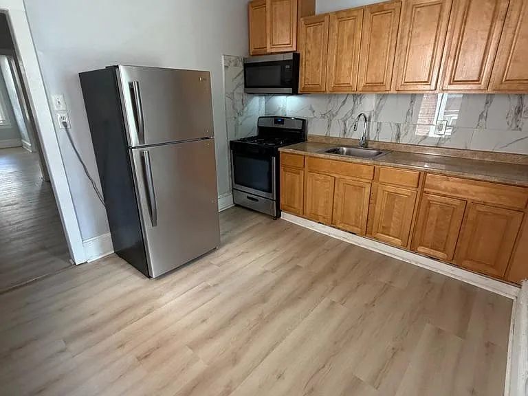 64 W Sharpnack St — Photo 10