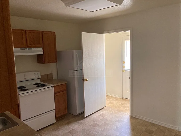 138 Ryan Cir — Photo 6